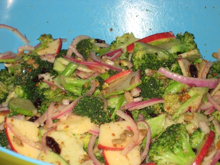 broccoli-apple salad